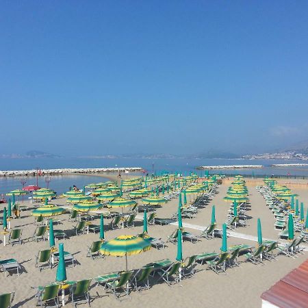 Guesthouse Holiday Formia Beach מראה חיצוני תמונה