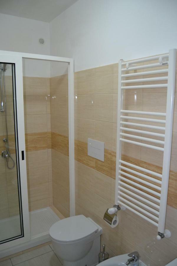 Guesthouse Holiday Formia Beach מראה חיצוני תמונה
