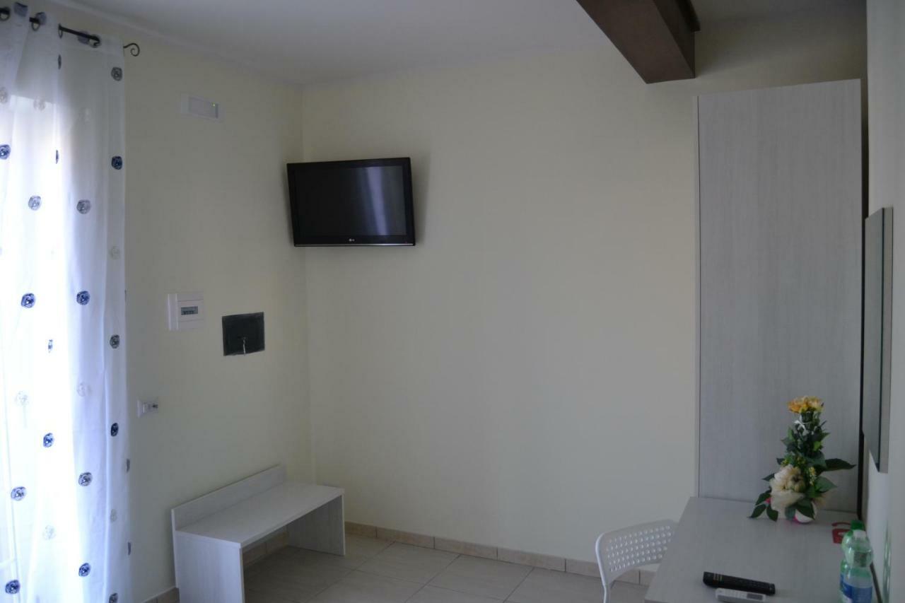 Guesthouse Holiday Formia Beach מראה חיצוני תמונה
