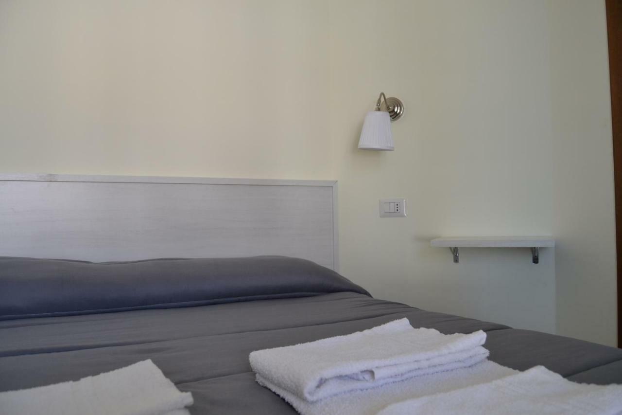 Guesthouse Holiday Formia Beach מראה חיצוני תמונה