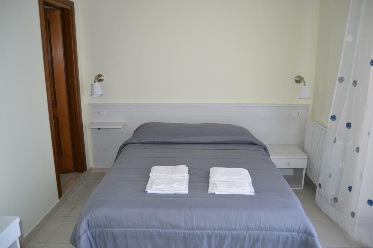 Guesthouse Holiday Formia Beach מראה חיצוני תמונה