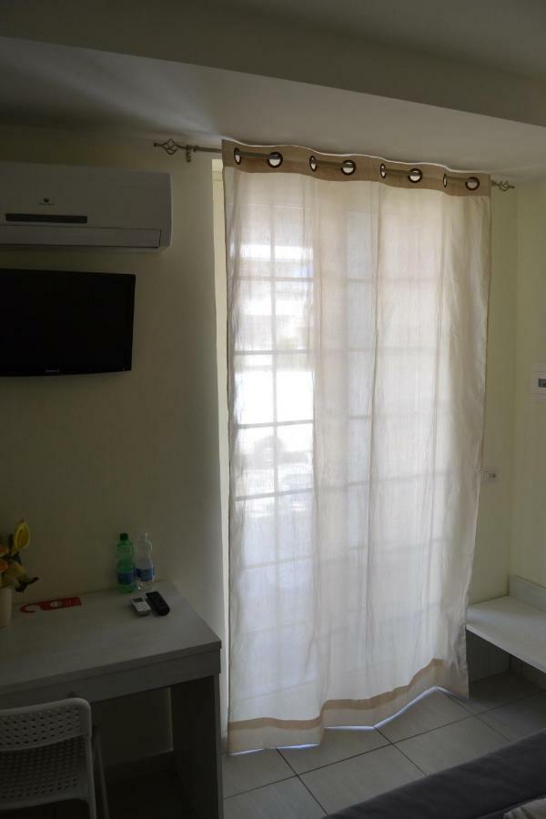 Guesthouse Holiday Formia Beach מראה חיצוני תמונה