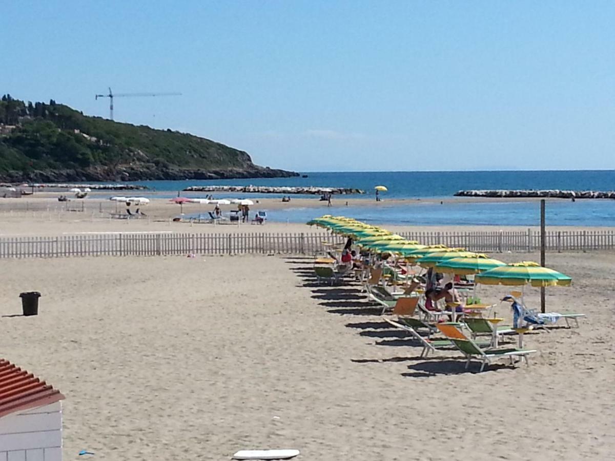 Guesthouse Holiday Formia Beach מראה חיצוני תמונה