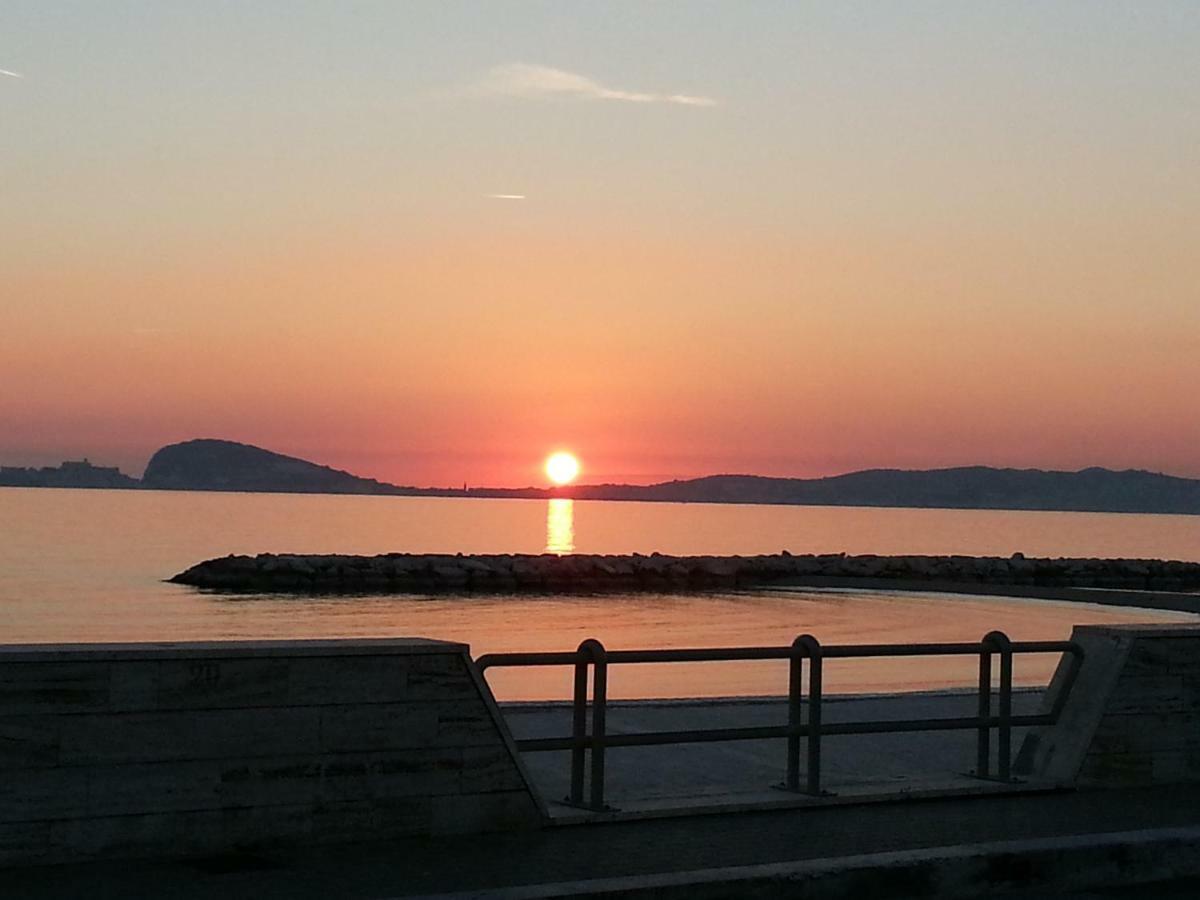 Guesthouse Holiday Formia Beach מראה חיצוני תמונה