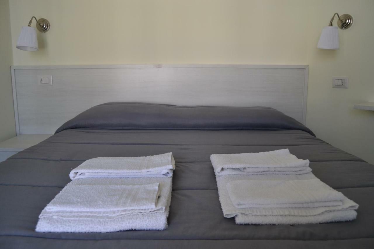 Guesthouse Holiday Formia Beach מראה חיצוני תמונה