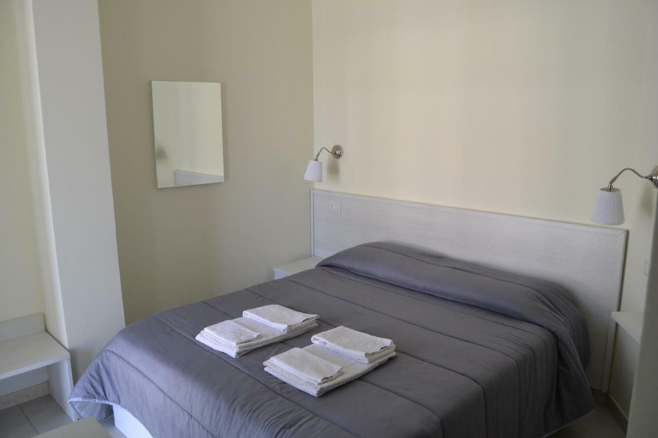 Guesthouse Holiday Formia Beach מראה חיצוני תמונה