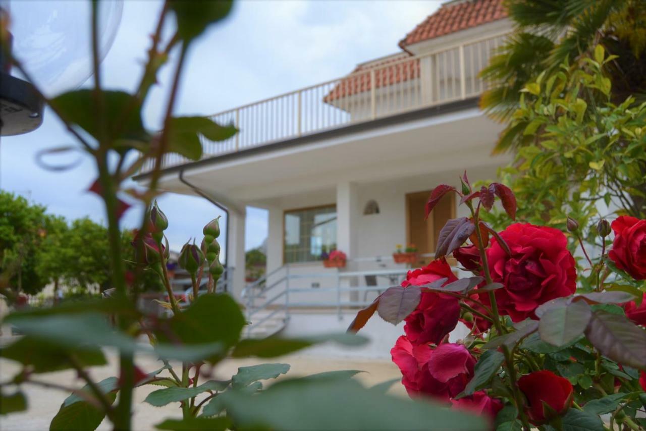 Guesthouse Holiday Formia Beach מראה חיצוני תמונה