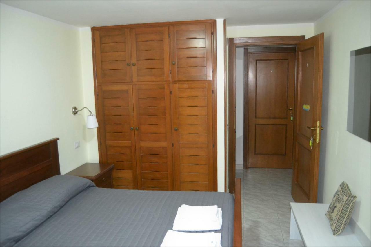 Guesthouse Holiday Formia Beach מראה חיצוני תמונה