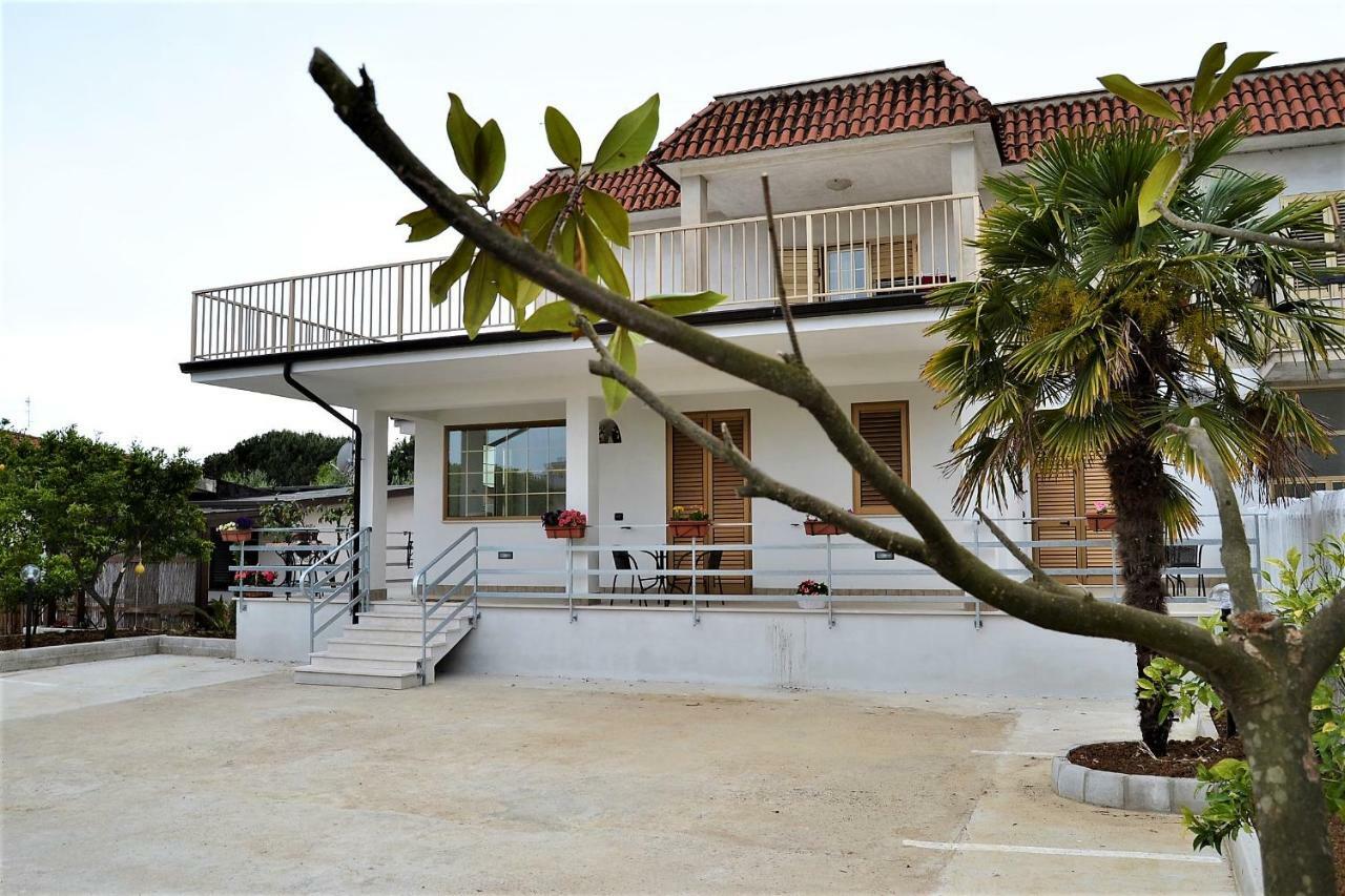 Guesthouse Holiday Formia Beach מראה חיצוני תמונה