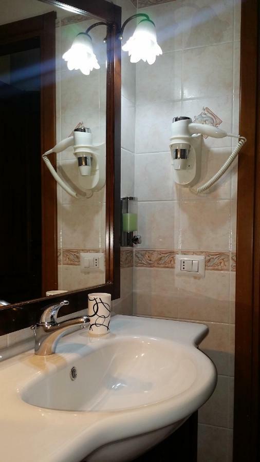 Guesthouse Holiday Formia Beach מראה חיצוני תמונה