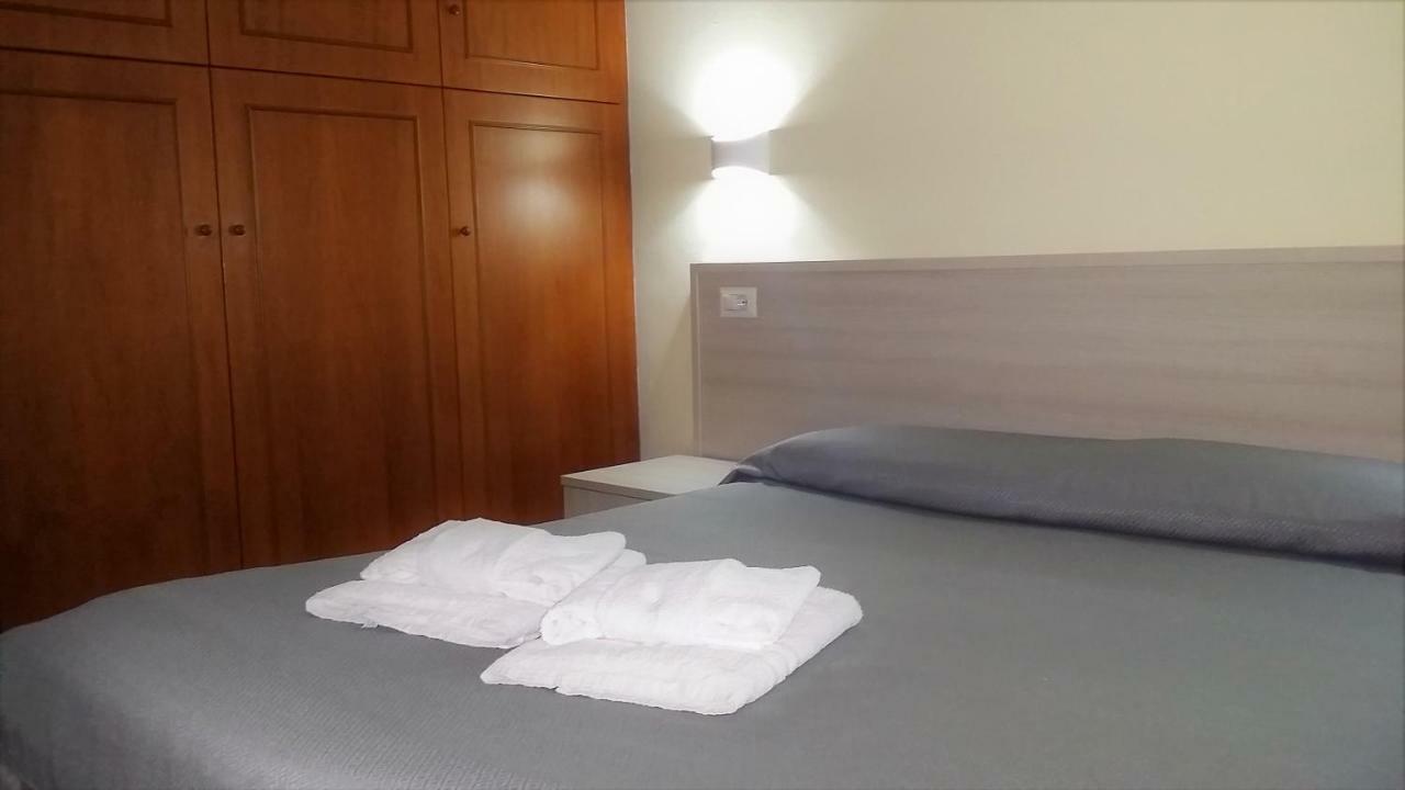 Guesthouse Holiday Formia Beach מראה חיצוני תמונה
